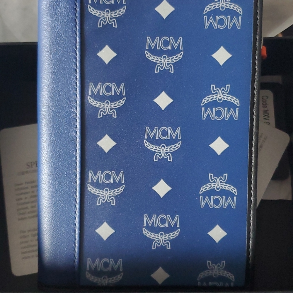 Mcm HP gorgeous wallet passport holder cash cc unisex warranty boxed 📦